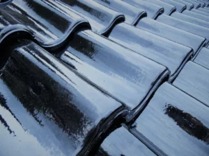Nettoyage de toiture en hiver : est-ce une bonne idée ?