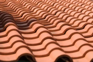 Les avantages d’un toit propre pour l’esthétique et la valeur de votre maison